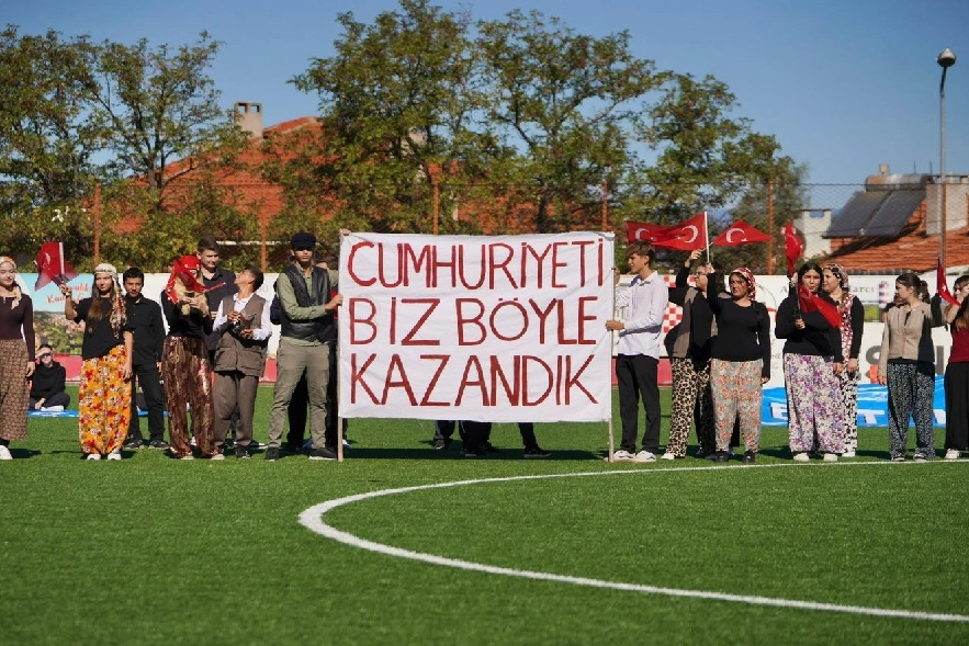 Ayvalık’ta Cumhuriyet Bayramı Coşkusu Yaşandı
