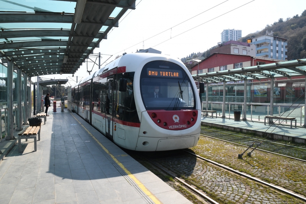 SAMSUN'DA TRAMVAYLAR 4 AYDA 7 MİLYON 350 BİN YOLCU TAŞIDI