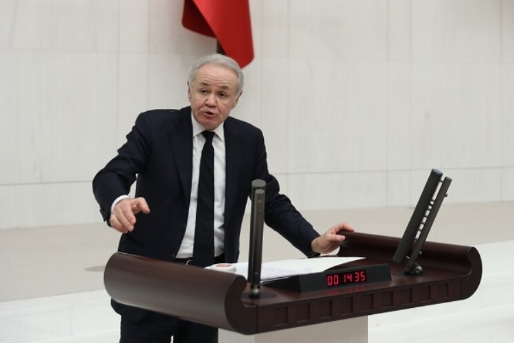 İYİ Partili Adnan Sezgin'den Bakan Akar'a 'Adalar' sorusu