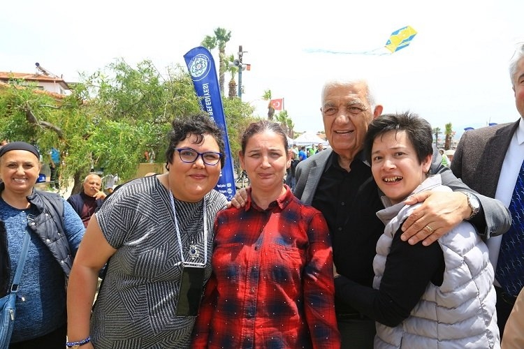 Manisa Akyaka Sahili'nde uçurtma şenliği