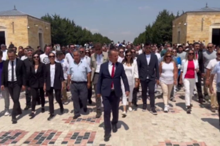 Tanju Özcan Anıtkabir'i ziyaret etti