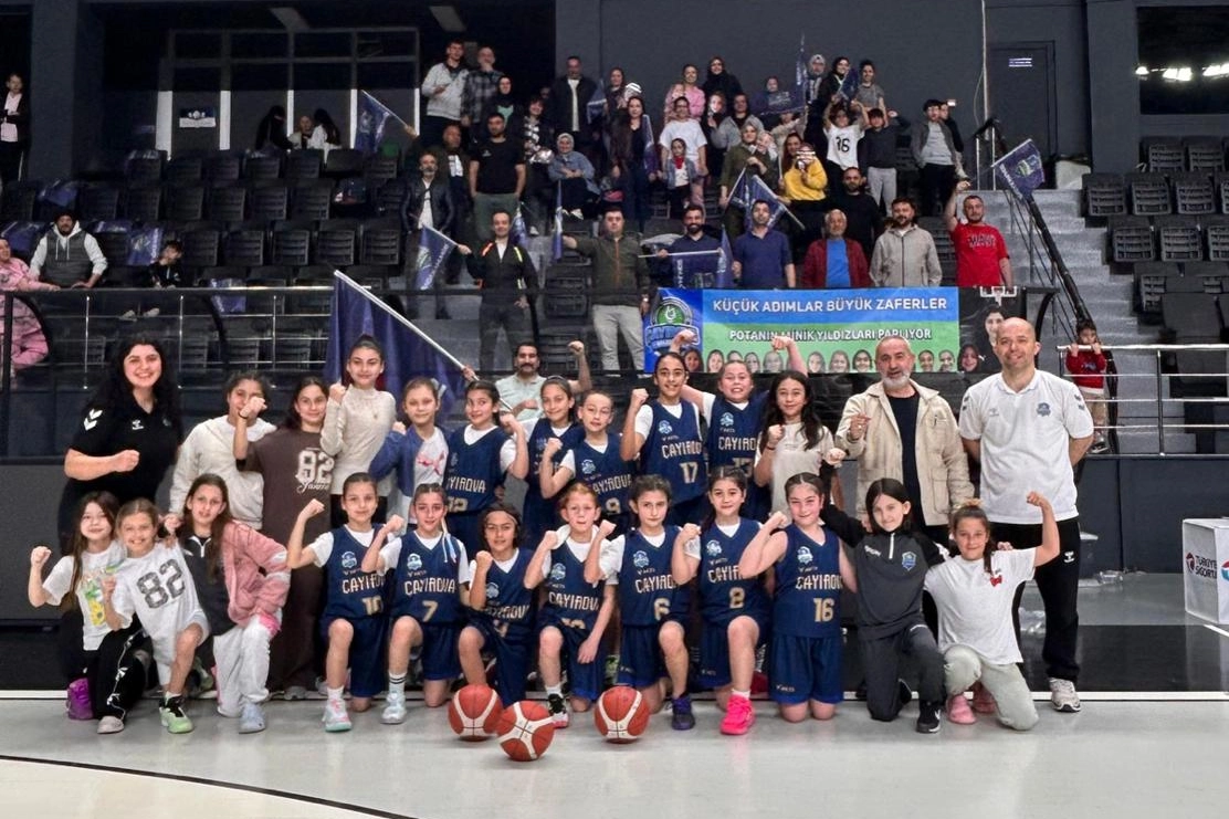 Çayırova U-10 Kız Basketbol Takımı’ndan Sezon Bitmeden Şampiyonluk