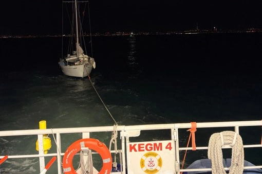 Kınalıada Açıklarında Sürüklenen Teknedeki Kişi Kurtarıldı