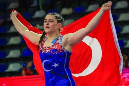Kıymet Rümeysa Tezcan’dan U17 Avrupa Güreş Şampiyonası’nda Altın Madalya