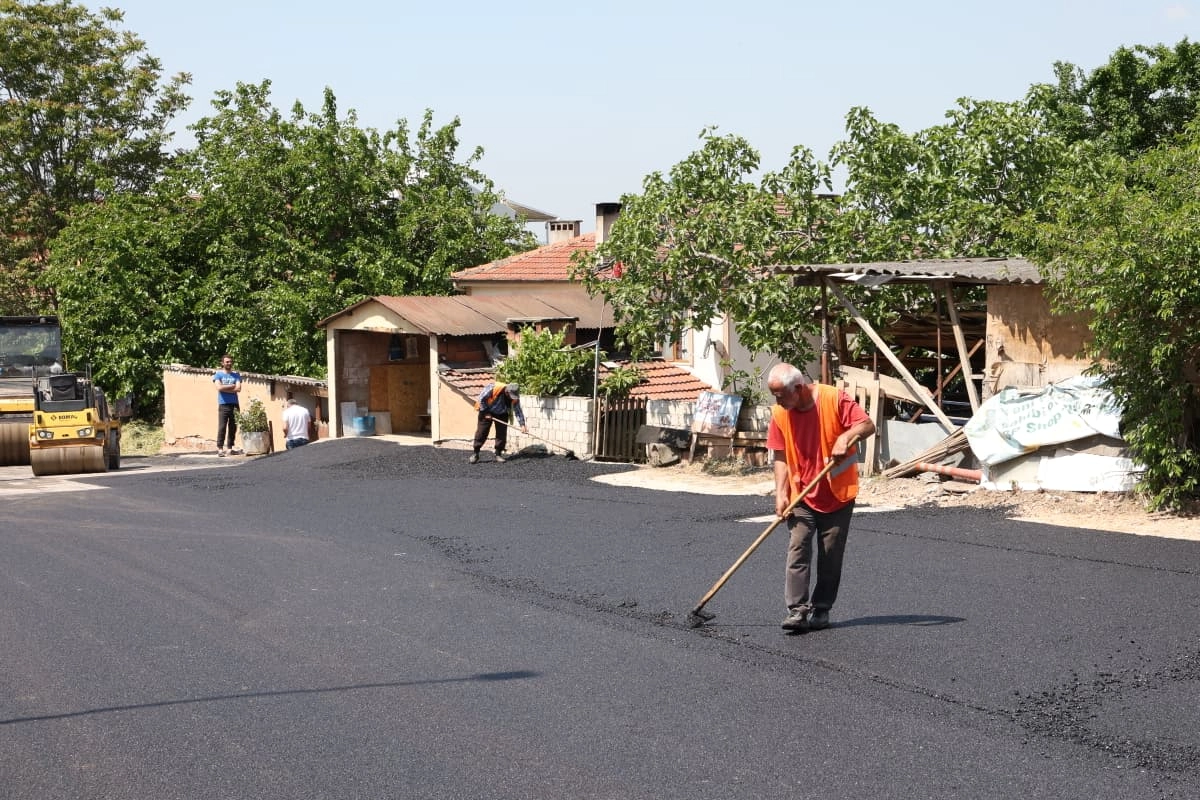Nilüferköy’de 375 Metrelik Yol Baştan Aşağı Asfaltlandı