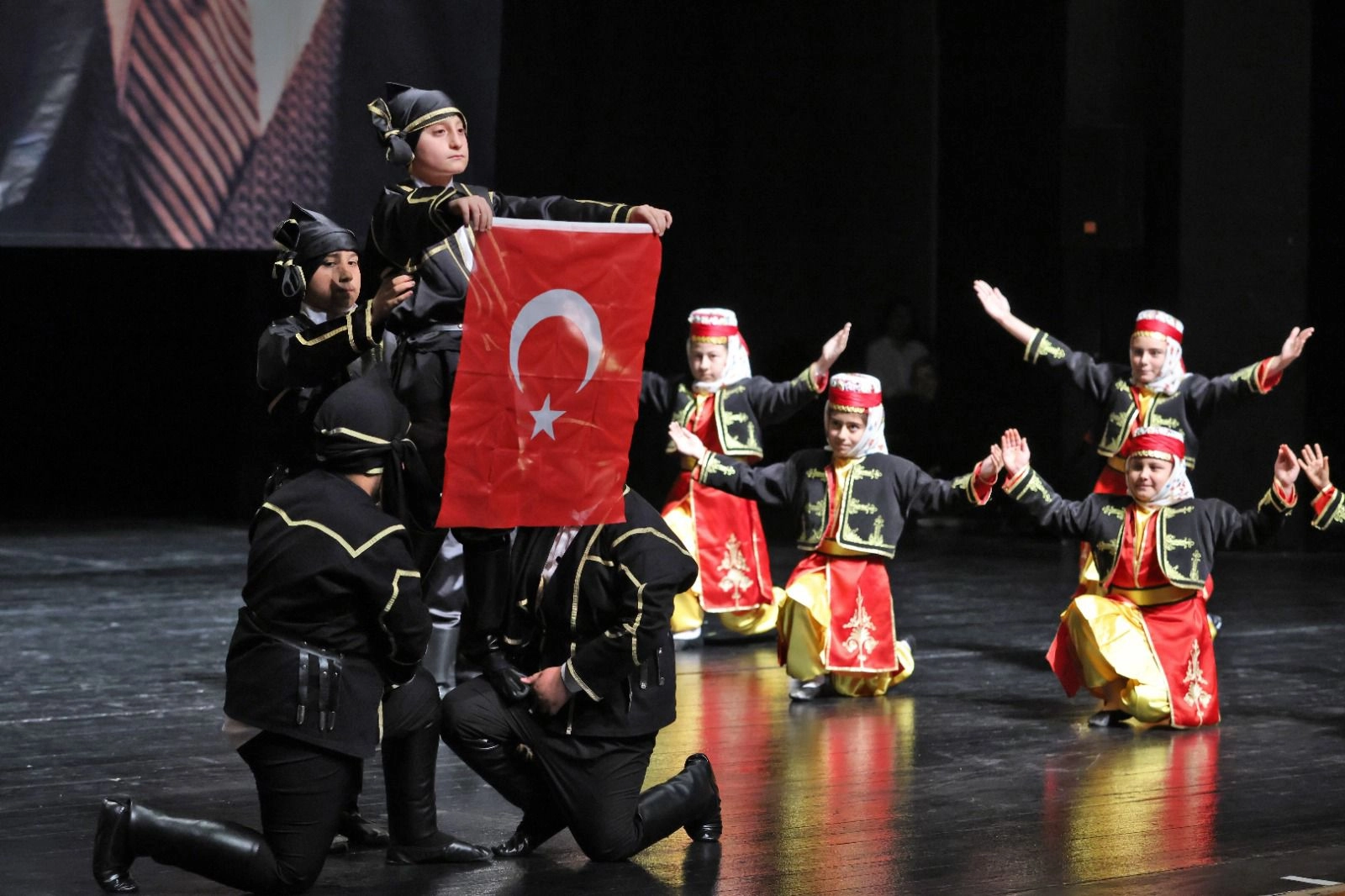 Bursa’da “Aile Özel Gecesi” Sanatla Buluştu