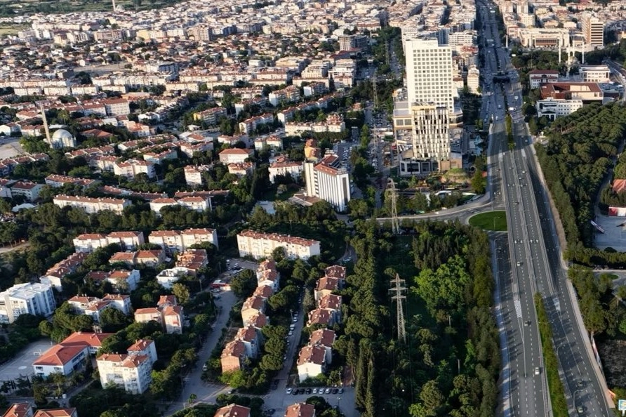 Manisa’da Köprülü Kavşak Hamlesi