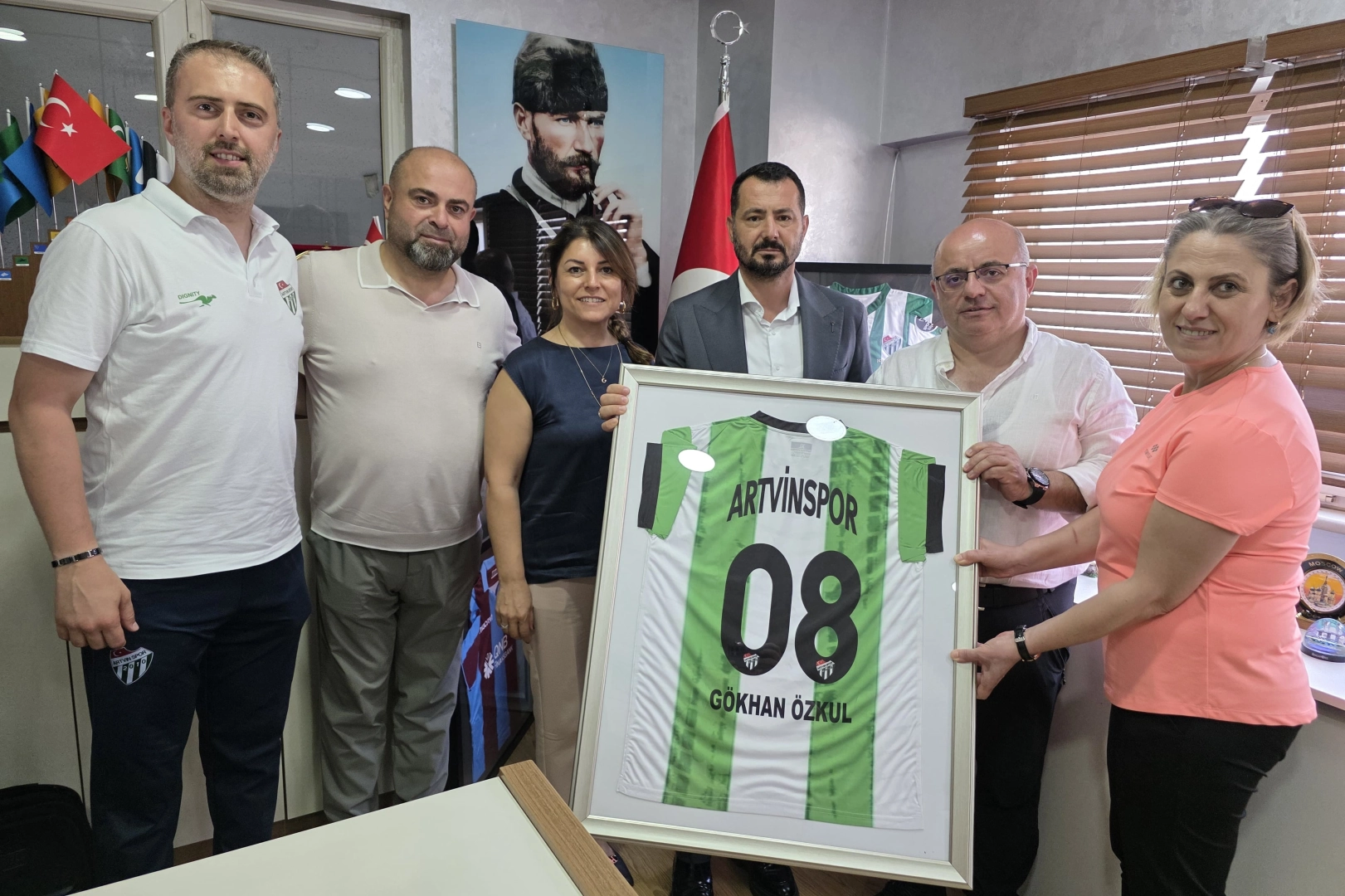 Artvinspor Kadın Voleybol Takımına Bursa’dan Destek