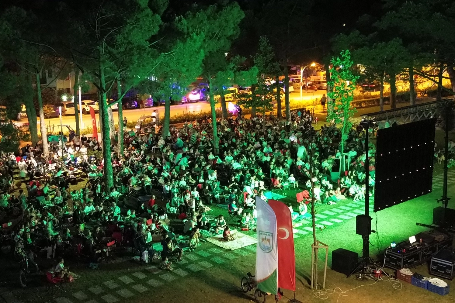 İznik’te Yaz Etkinlikleri Animasyon Gösterimiyle Başladı