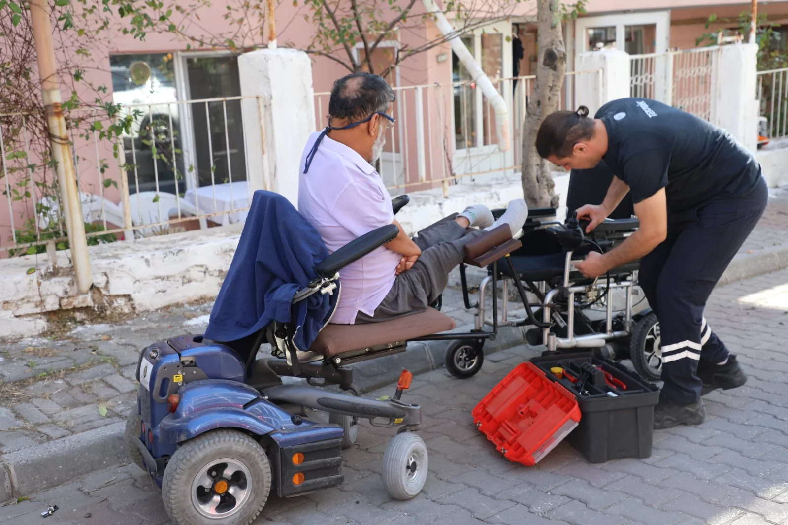 Muğla’da Engelli Bireylere Yerinde Tekerlekli Sandalye Tamir Desteği