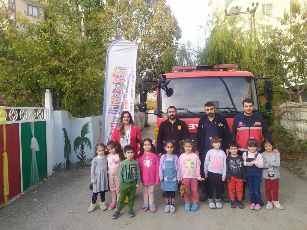 VAN 'DA MİNİKLERİN YANGIN TATBİKATI GERÇEĞİ ARATMADI