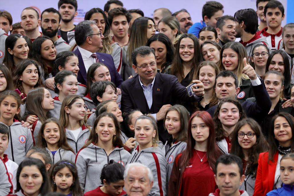 Ekrem İmamoğlu,Büyükşehir Spor Kulübü Yıldız Sporcuları ile Buluştu
